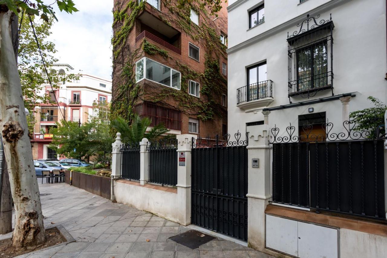 Apartamentos Rg Plaza De Espana Séville Extérieur photo