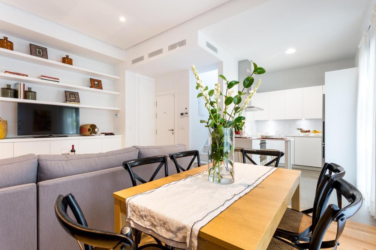 Apartamentos Rg Plaza De Espana Séville Extérieur photo
