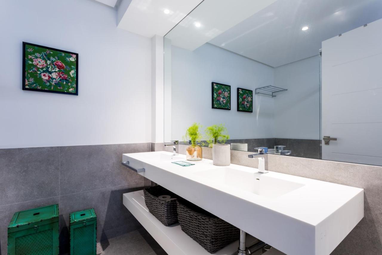 Apartamentos Rg Plaza De Espana Séville Extérieur photo